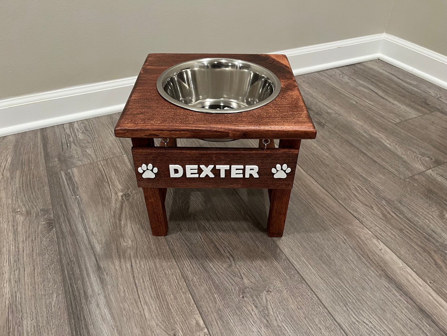 Farmhouse Single Bowl Raised Dog Feeder